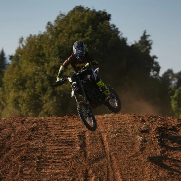 Surron Ultra Bee X HP Black Electric Dirt Bike 2025 - Image 7